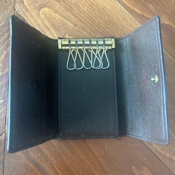 LV 6 Keyholder - Picture 5 of 8